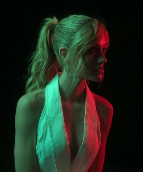 Katherine McNamara 最高のモデル 画像