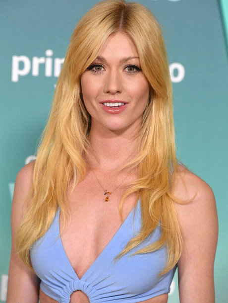 Katherine McNamara ポルノモデル アーカイブ