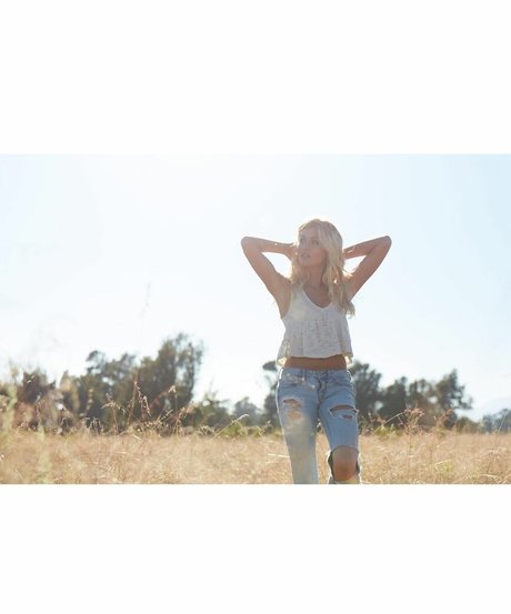 Katherine McNamara XXXモデル アーカイブ