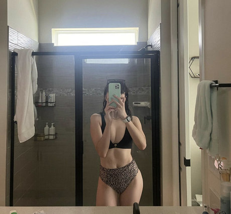 パフィーオンリーファンズ セクシーヌード 画像