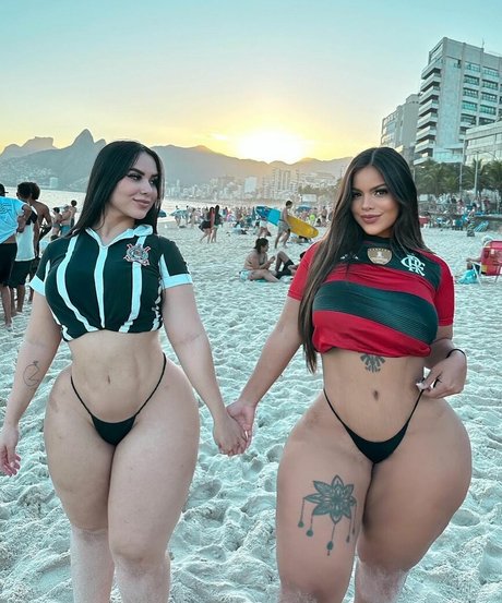 ゲイランジェリーOnlyFans ポルノグラフィック 画像