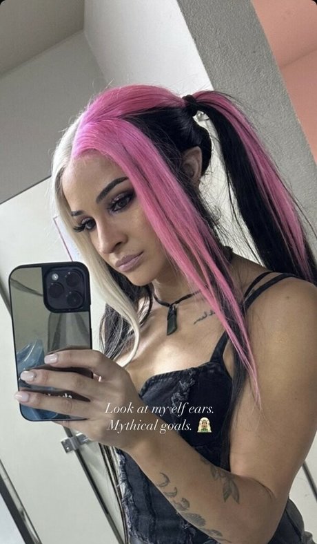 アナルトランスOnlyFans アートポルノ 写真