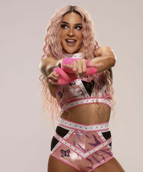 巨大なペニスオンリーファンズ 無料裸 写真