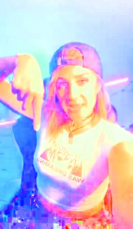 ポーグ xxx オンリーファンズ ホットセックス 画像