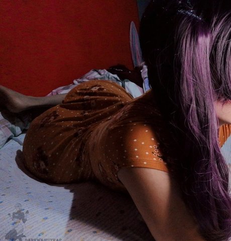 巨大なチンポを持つシーメールオンリーファンズ 無料エロ 写真