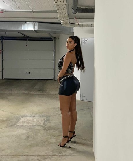 ウェブカメラ オンリーファンズ セクシーヌード ギャラリー