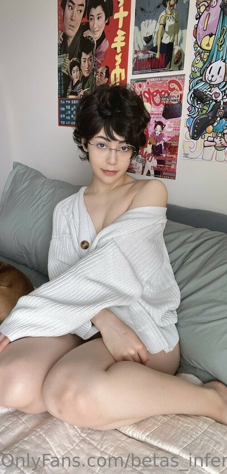 Betas Inferno エロティックなポルノスター 画像