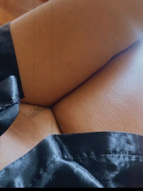 Amanda Miury ヌードスター 写真