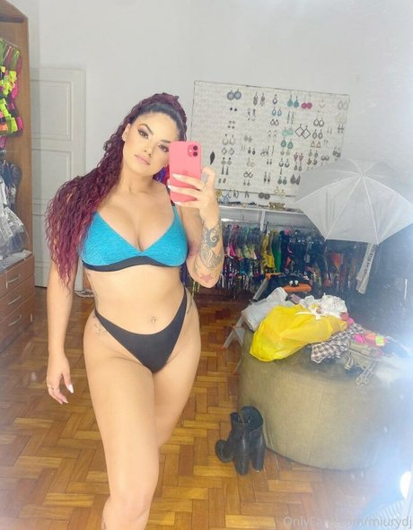 Amanda Miury ホットなポルノスター ギャラリー