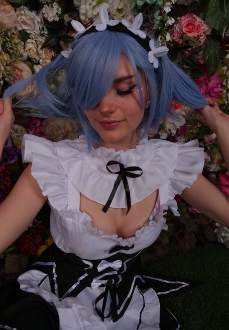 Busy B ASMR ヌードのポルノスター 画像