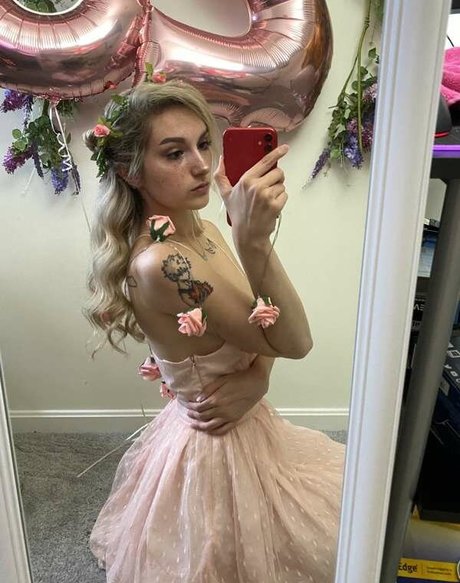 汚れた足オンリーファンズ セクシーヌード 写真