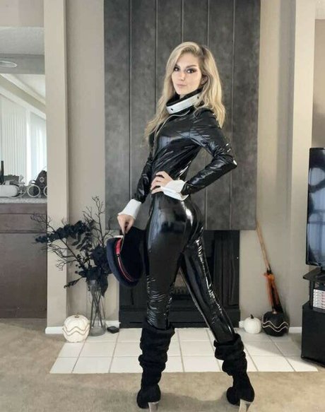 ヘンタイオンリーファンズ 美しい裸 画像