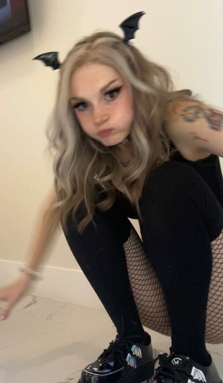 マイクロTバックOnlyFans ポルノ 写真