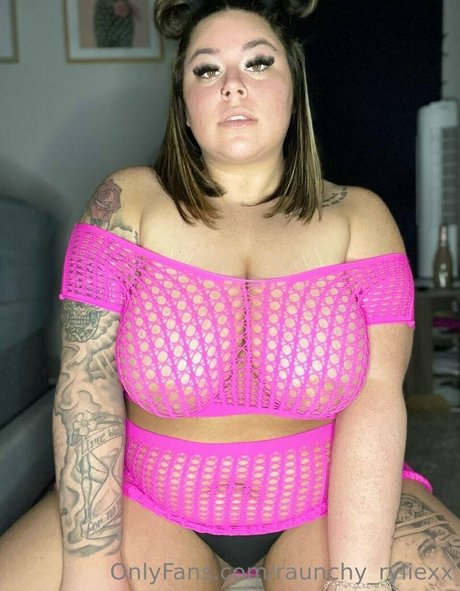 raunchy ryliexx xxx女優 ギャラリー