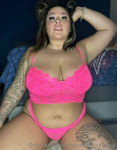 raunchy ryliexx エロティックなポルノスター 画像