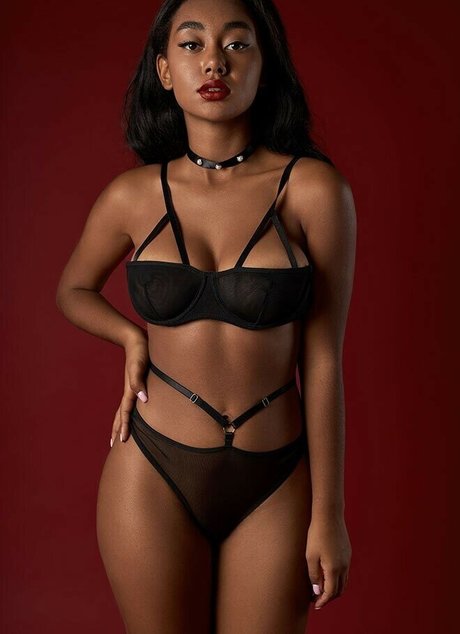 巨乳 パイズリ OnlyFans 美しいポルノ 写真