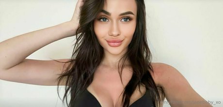 茶色の目のキティOnlyFans ポルノ ギャラリー