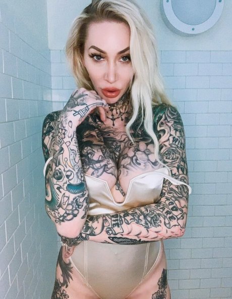 成熟した黒人女性オンリーファンズ ホットセクシー 写真