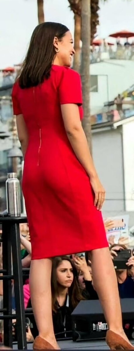 Alexandria Ocasio Cortez 美しいモデル 写真