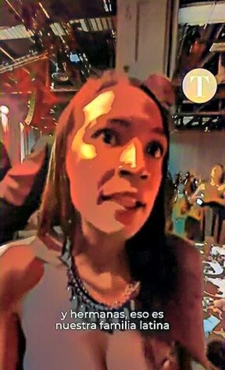 Alexandria Ocasio Cortez ポルノスター 画像