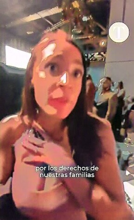 Alexandria Ocasio Cortez エロティックなモデル 画像