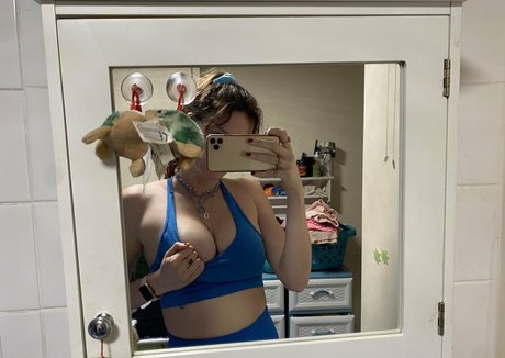 ティーンフィンガリングOnlyFans セクシーxxx 写真