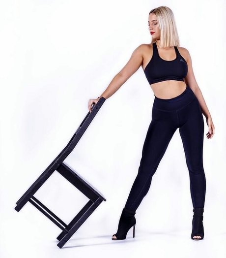 足ゲイOnlyFans セクシー 写真