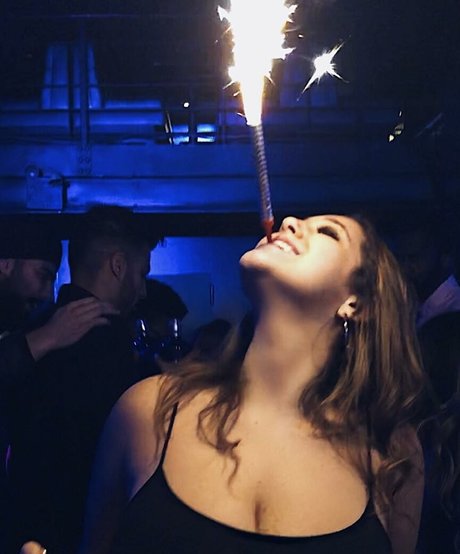 クーガーオンリーファンズ 美しいポルノ 写真