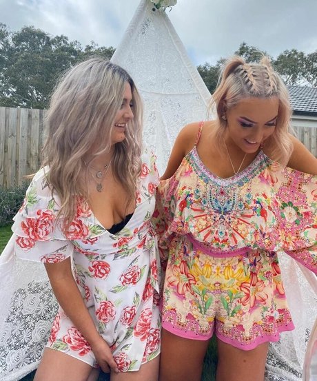 Alanna Pow ヌードモデル 画像