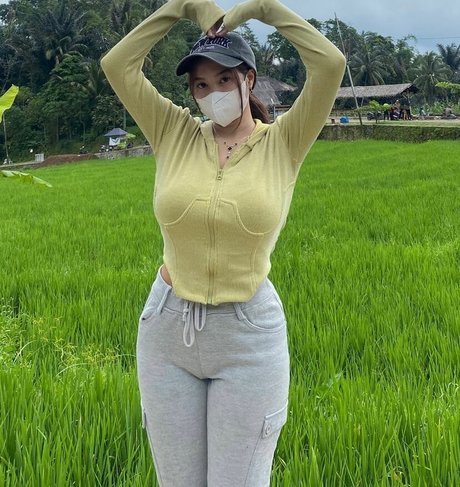 小柄な妻OnlyFans 無料ヌード 写真