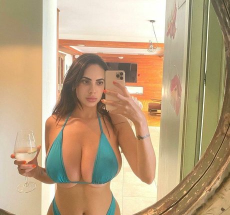 裸の熟女オンリーファンズ ヌード 写真