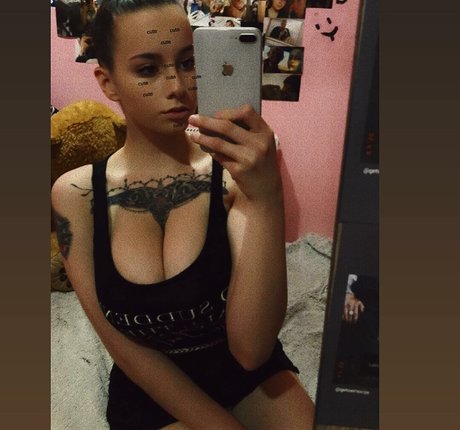 BBW TS オンリーファンズ ポルノ 写真