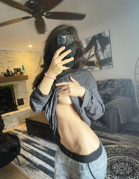 男のオンリーファンズ ベスト 写真