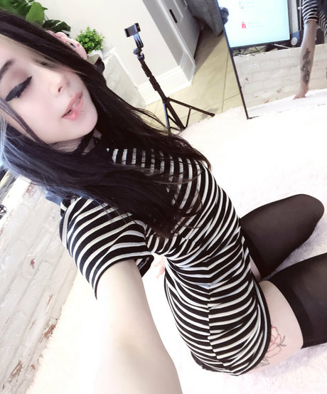 ティーン乱交OnlyFans ホットセックス 写真