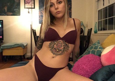 Alliekazam セックススター 画像