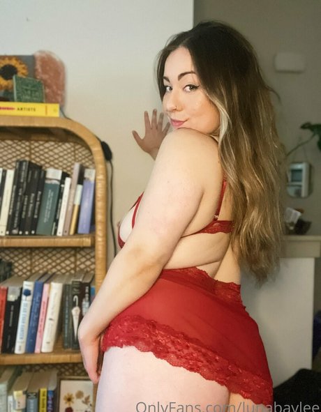 金髪クーガーオンリーファンズ HD 画像