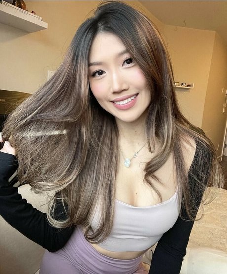 clararline ポルノ女優 写真