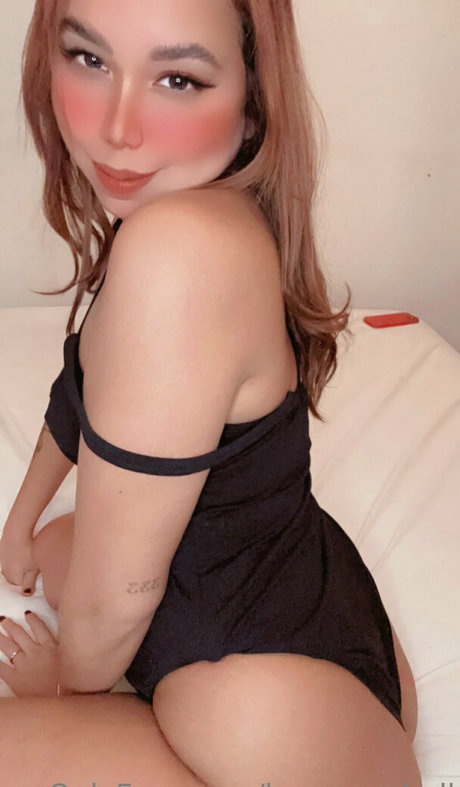 アジアンツインズOnlyFans セクシー裸 写真