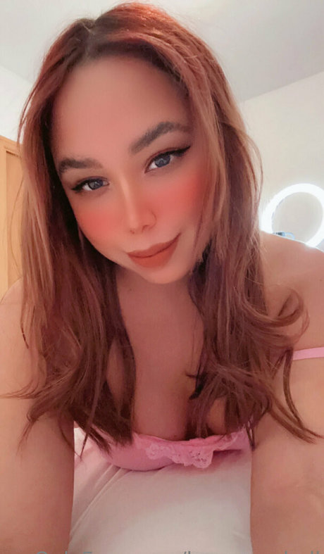 ルビーオンリーファン ポルノ 写真