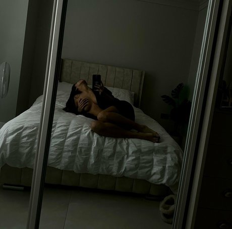 Simmisingh ホット女優 写真