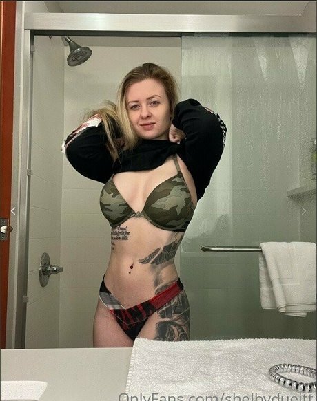 シックオンリーファン ホットヌード 写真