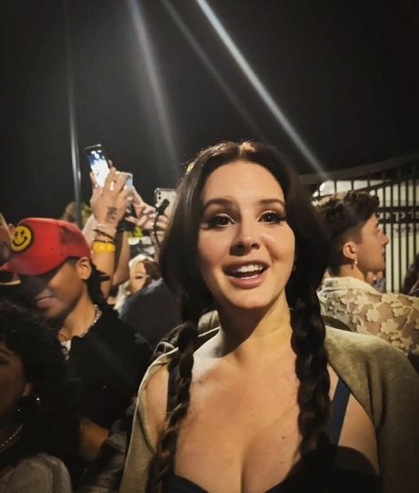 足ヌードオンリーファンズ ポルノ 写真