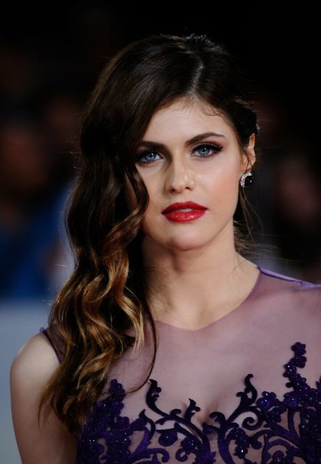 Alexandra Daddario セックス女優 画像