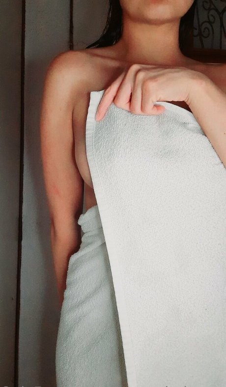 emma darkmetal ポルノモデル 写真