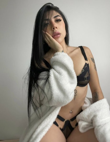 Angie Garcia ヌードモデル 写真