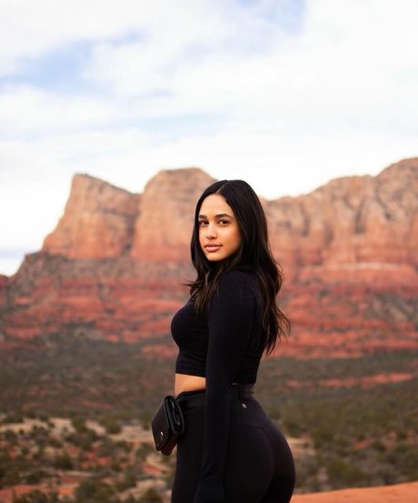 ティーンランジェリーOnlyFans アダルト無料 画像