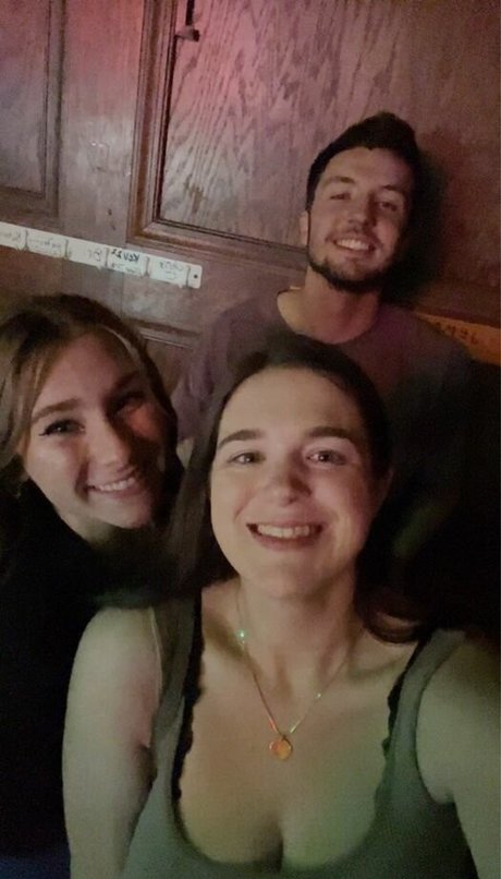 足ヌードオンリーファンズ 無料ポルノ 写真