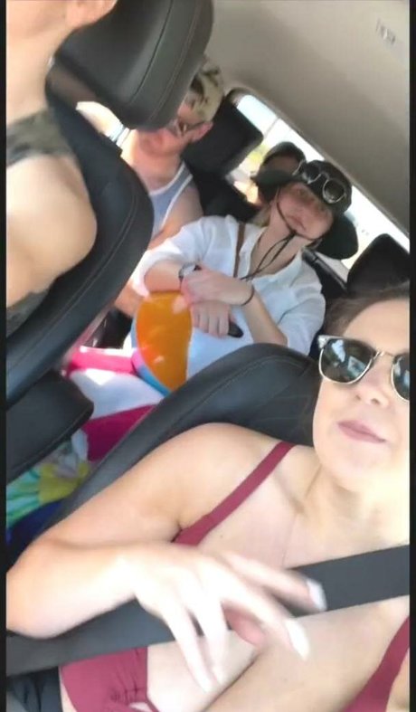 騎乗位熟女OnlyFans アダルト ギャラリー