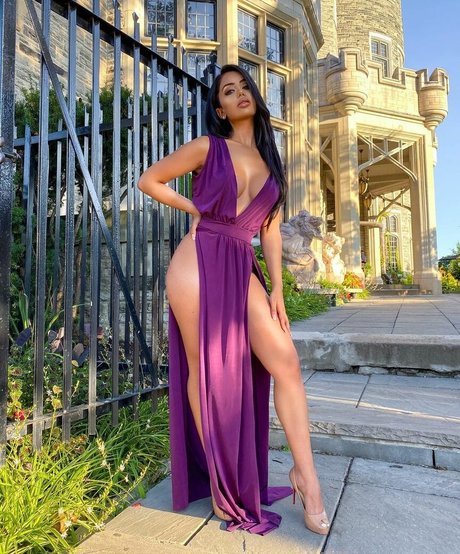 Aneeqa Farid HDモデル 写真