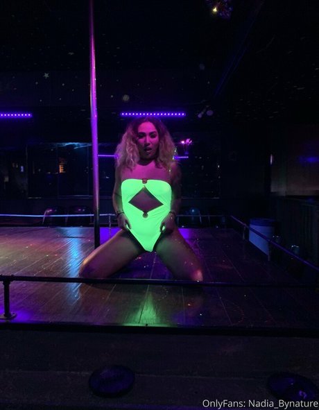 nadia bynature エロティックモデル 画像